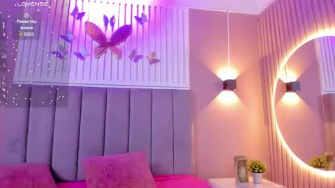 Snapshot of diosa_cristal chatting on 01-21-25, 09:35 Cristal online show from 01-21-25, 09:35