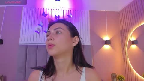 Snapshot of diosa_cristal chatting on 01-22-25, 03:20 Cristal online show from 01-22-25, 03:20