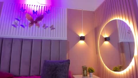 Snapshot of diosa_cristal chatting on 01-22-25, 06:20 Cristal online show from 01-22-25, 06:20