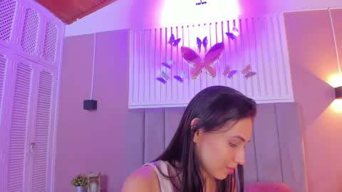 Snapshot of diosa_cristal chatting on 02-11-25, 03:18 Cristal online show from 02-11-25, 03:18