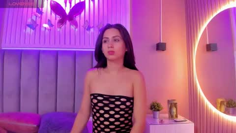 Snapshot of diosa_cristal chatting on 09-17-25, 03:08 Cristal online show from 09-17-25, 03:08
