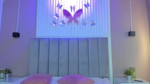 Snapshot of diosa_cristal chatting on 10-05-25, 03:05 Cristal online show from 10-05-25, 03:05