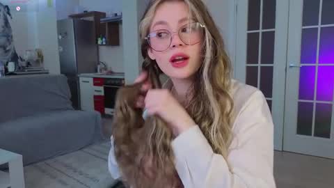 Diana online show from 03-31-26, 02:02