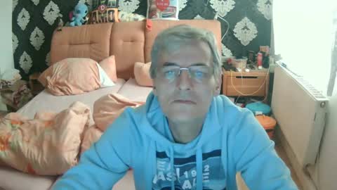 Snapshot of dirk6873 chatting on 02-14-25, 08:31 Adam Carla online show from 02-14-25, 08:31