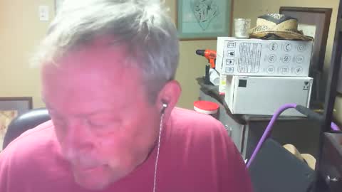 DirtkPitt Fun guy working online show from 12-12-24, 10:20