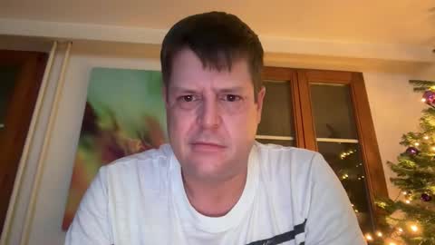 Snapshot of dirtybastard81 chatting on 12-19-25, 04:30 Jan online show from 12-19-25, 04:30