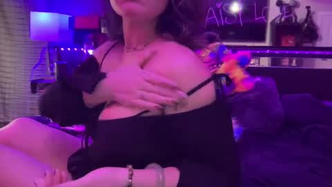 Daisy Love online show from 01-28-25, 03:04