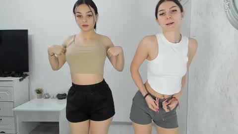 Gyna    Josie    online show from 01-14-25, 03:22