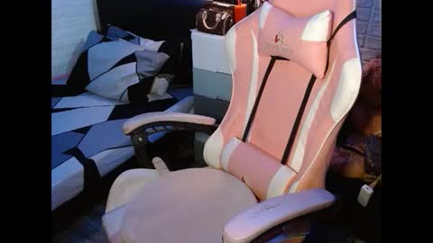 Snapshot of dirtylexa31 chatting on 01-25-25, 09:04 LEXA online show from 01-25-25, 09:04