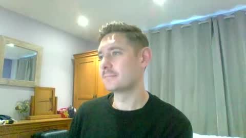 Snapshot of dirtylondon729 chatting on 11-10-25, 12:37 Exhibitionist Ben online show from 11-10-25, 12:37