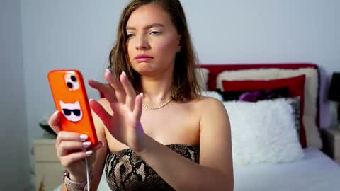 Snapshot of dirtystudentgirl chatting on 05-27-26, 07:27 Chloe online show from 05-27-26, 07:27