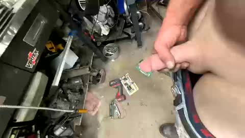 dirtywhite14 online show from 10-12-25, 04:44