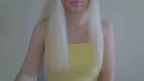 DitaMilton online show from 02-25-25, 01:28