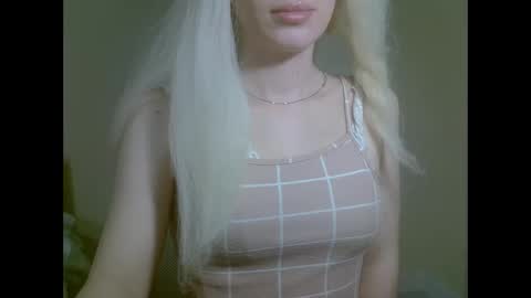 DitaMilton online show from 09-10-25, 07:03