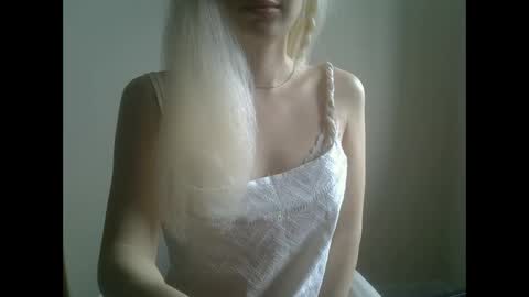 DitaMilton online show from 09-17-25, 11:12