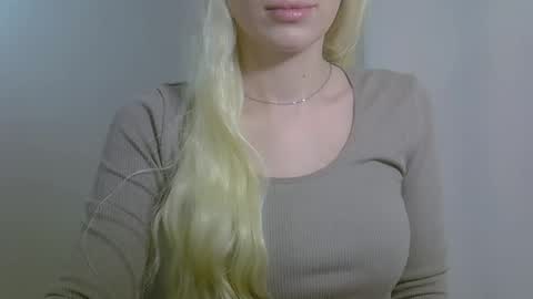 Snapshot of ditamilton chatting on 11-15-25, 10:04 DitaMilton online show from 11-15-25, 10:04