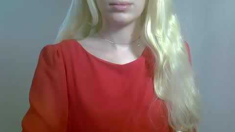 Snapshot of ditamilton chatting on 11-22-25, 03:44 DitaMilton online show from 11-22-25, 03:44