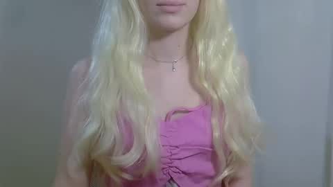 Snapshot of ditamilton chatting on 11-24-25, 08:52 DitaMilton online show from 11-24-25, 08:52