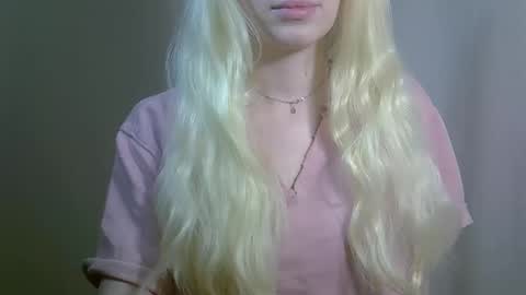 Snapshot of ditamilton chatting on 11-30-25, 09:08 DitaMilton online show from 11-30-25, 09:08