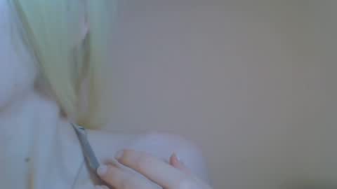 DitaMilton online show from 04-09-26, 08:47