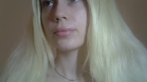 DitaMilton online show from 04-30-26, 04:24