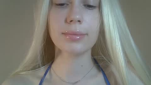 DitaMilton online show from 05-18-26, 07:52