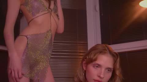 Snapshot of divine_lights chatting on 10-28-25, 10:34 Eva and Lucia online show from 10-28-25, 10:34