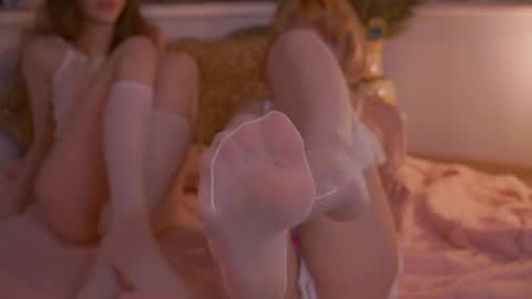 Eva and Lucia online show from 04-26-26, 09:34