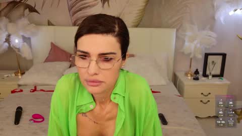 divine_mila online show from 06-01-26, 09:16