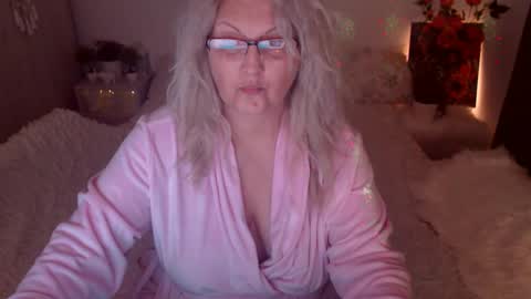 Snapshot of divineblond chatting on 02-22-26, 05:55 Alexxa online show from 02-22-26, 05:55