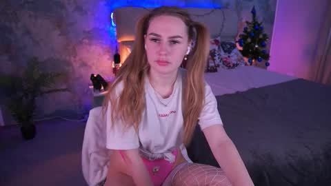 Snapshot of divinejasss chatting on 12-22-25, 09:23 DivineJasss online show from 12-22-25, 09:23