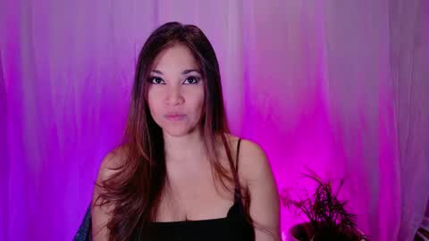 Snapshot of divinelynn chatting on 01-22-25, 01:42 DivineLynn online show from 01-22-25, 01:42