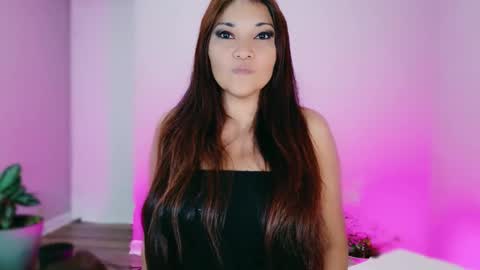 Snapshot of divinelynn chatting on 11-02-25, 07:05 DivineLynn online show from 11-02-25, 07:05