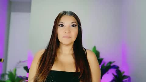 Snapshot of divinelynn chatting on 12-01-25, 06:57 DivineLynn online show from 12-01-25, 06:57