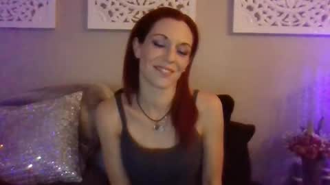 Snapshot of dixieglam chatting on 02-18-25, 11:33 dixieglam online show from 02-18-25, 11:33