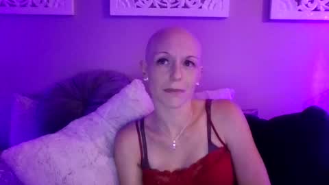 Snapshot of dixieglam chatting on 09-27-25, 07:57 dixieglam online show from 09-27-25, 07:57