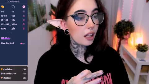 dixipixi_ online show from 01-09-25, 01:35