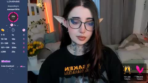 dixipixi_ online show from 09-20-25, 06:03