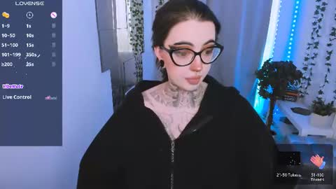 Snapshot of dixipixi_ chatting on 06-20-26, 05:43 dixipixi_ online show from 06-20-26, 05:43