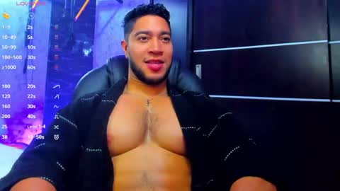 Snapshot of dixon_ray_ chatting on 07-12-26, 02:13 Dixon online show from 07-12-26, 02:13