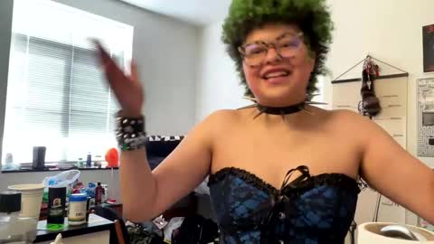 Snapshot of dizzinsweatyy chatting on 02-23-25, 08:00 dizzinsweatyy online show from 02-23-25, 08:00