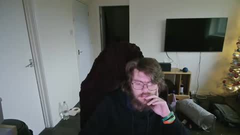 Snapshot of djtommi chatting on 12-22-25, 01:19 djtommi online show from 12-22-25, 01:19