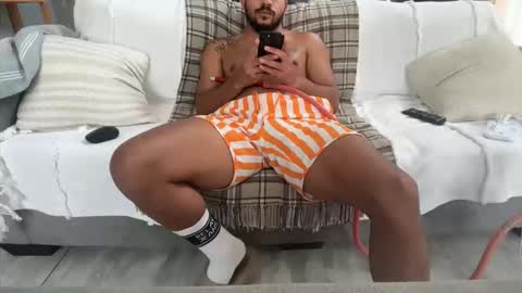 Snapshot of dmitirdarko chatting on 10-25-25, 09:50 Dmitri online show from 10-25-25, 09:50