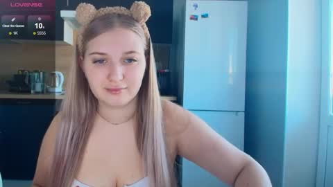 Snapshot of do_u_want_alice chatting on 02-14-26, 07:16 Alice online show from 02-14-26, 07:16