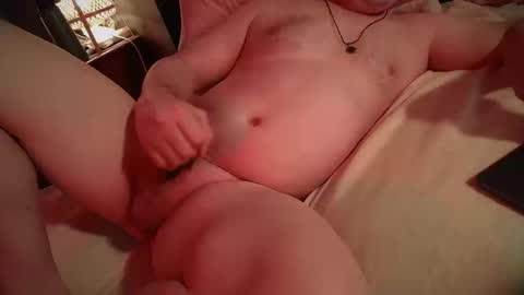 Snapshot of dobbyboy12 chatting on 10-11-25, 04:27 Saint James online show from 10-11-25, 04:27