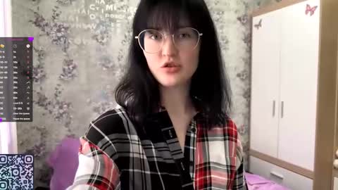 Snapshot of dodiebabikian chatting on 09-27-25, 12:10 Annie PVT IS OPEN online show from 09-27-25, 12:10