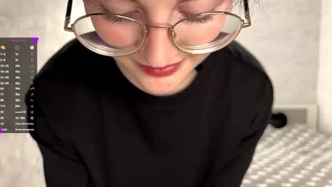 Snapshot of dodiebabikian chatting on 10-17-25, 09:06 Annie PVT IS OPEN online show from 10-17-25, 09:06