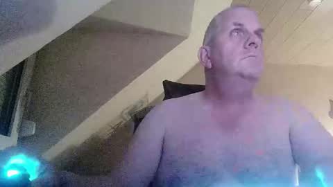 doggy2629 online show from 10-27-25, 07:18