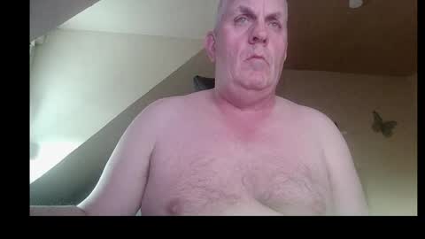 doggy2629 online show from 04-10-26, 05:50