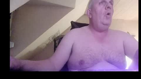 doggy2629 online show from 04-15-26, 08:31